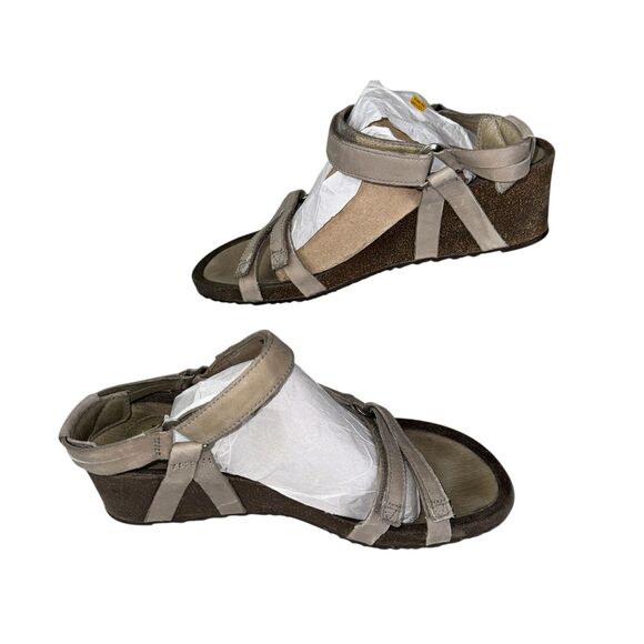 Teva Ysidro Universal wedge sandal Taupe size 8.5 - Picture 3 of 6